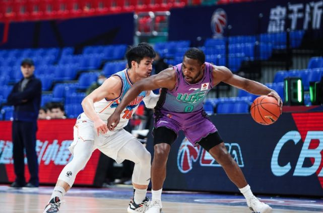 火博体育娱乐 -山上的篮球场天浩12